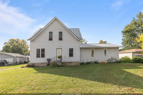 $264,900 | 514 East Beacon Avenue, New London, WI 54961