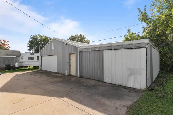 $264,900 | 514 East Beacon Avenue, New London, WI 54961