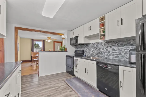 $264,900 | 514 East Beacon Avenue, New London, WI 54961