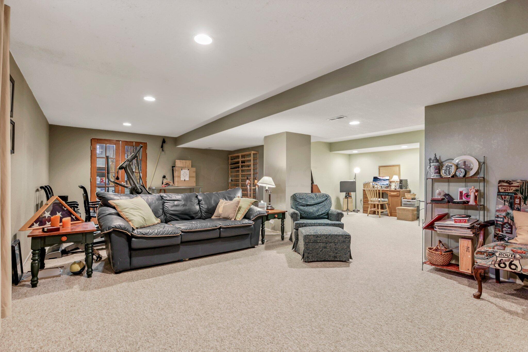 1450 Deer Run Road Newark, OH 43055 - Photo 28 of 36 27