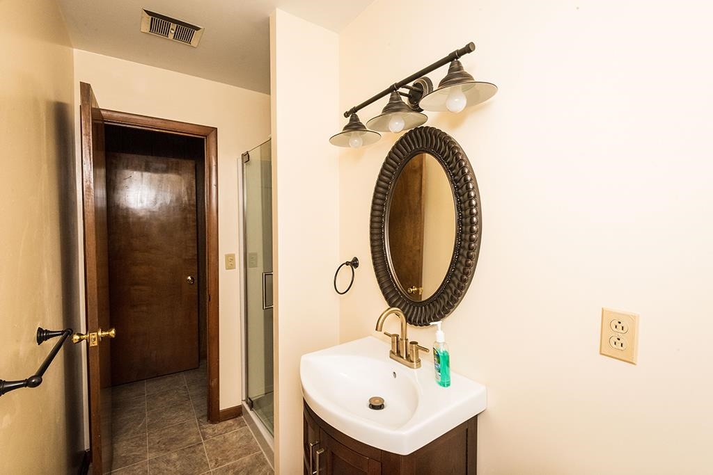 3250 East Wilson Road Oaktown, IN 47561 - Photo 17 of 32 Gallery Image 17