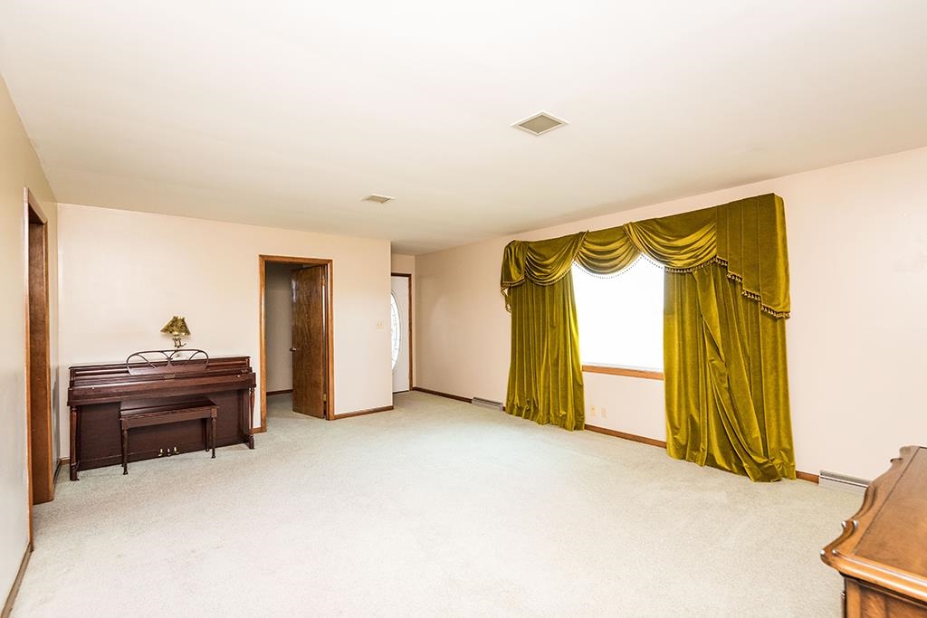 3250 East Wilson Road Oaktown, IN 47561 - Photo 3 of 32 Gallery Image 3