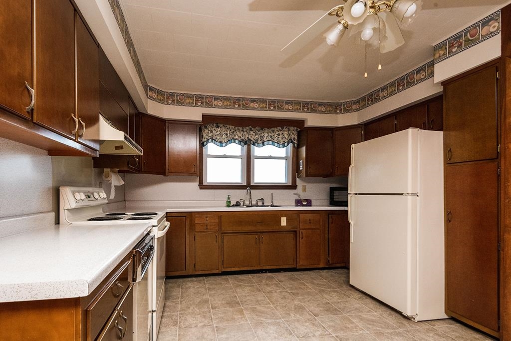 3250 East Wilson Road Oaktown, IN 47561 - Photo 4 of 32 Gallery Image 4