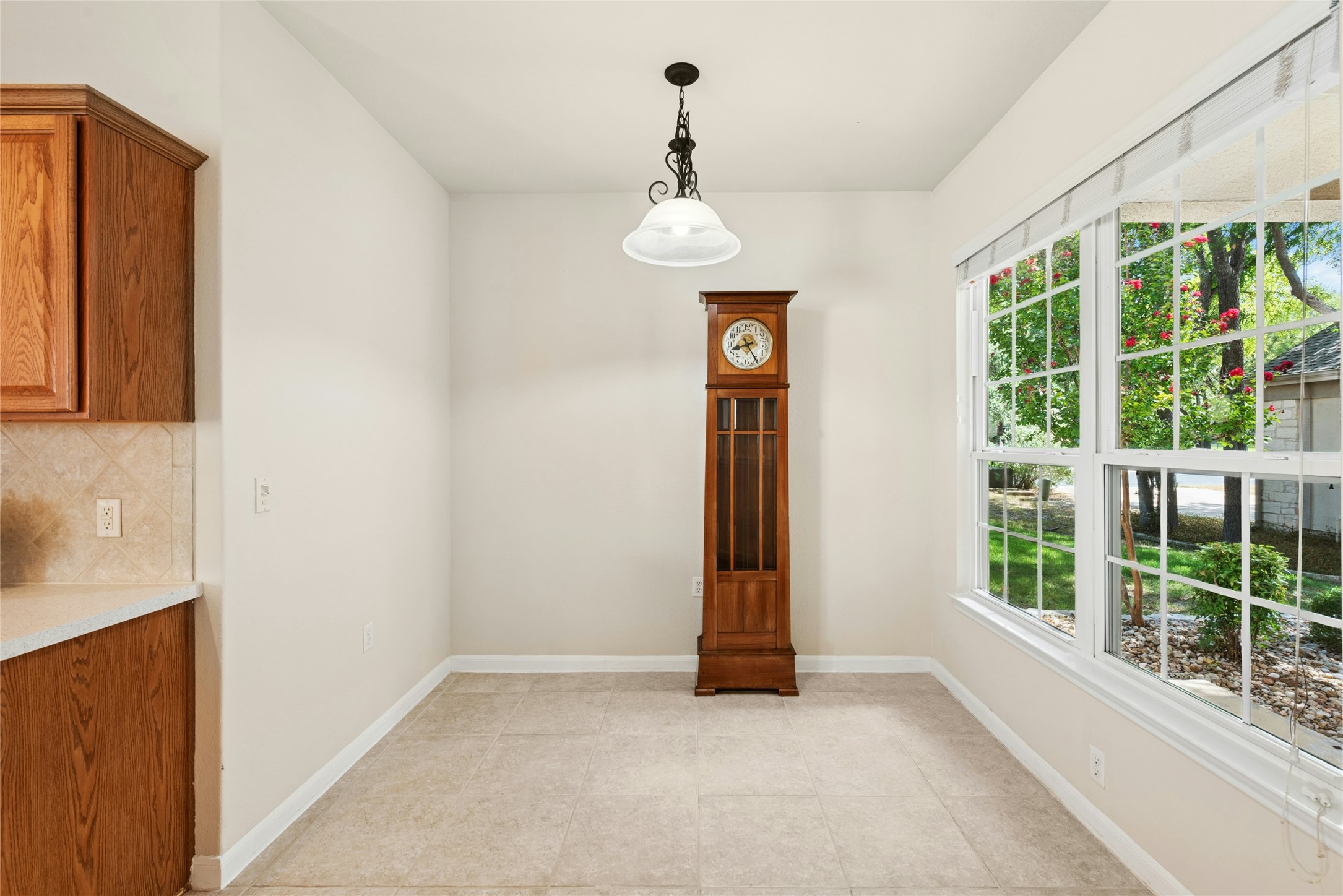 104 Keystone Cove Georgetown, TX 78633 - Photo 14 of 40 Breakfast Area