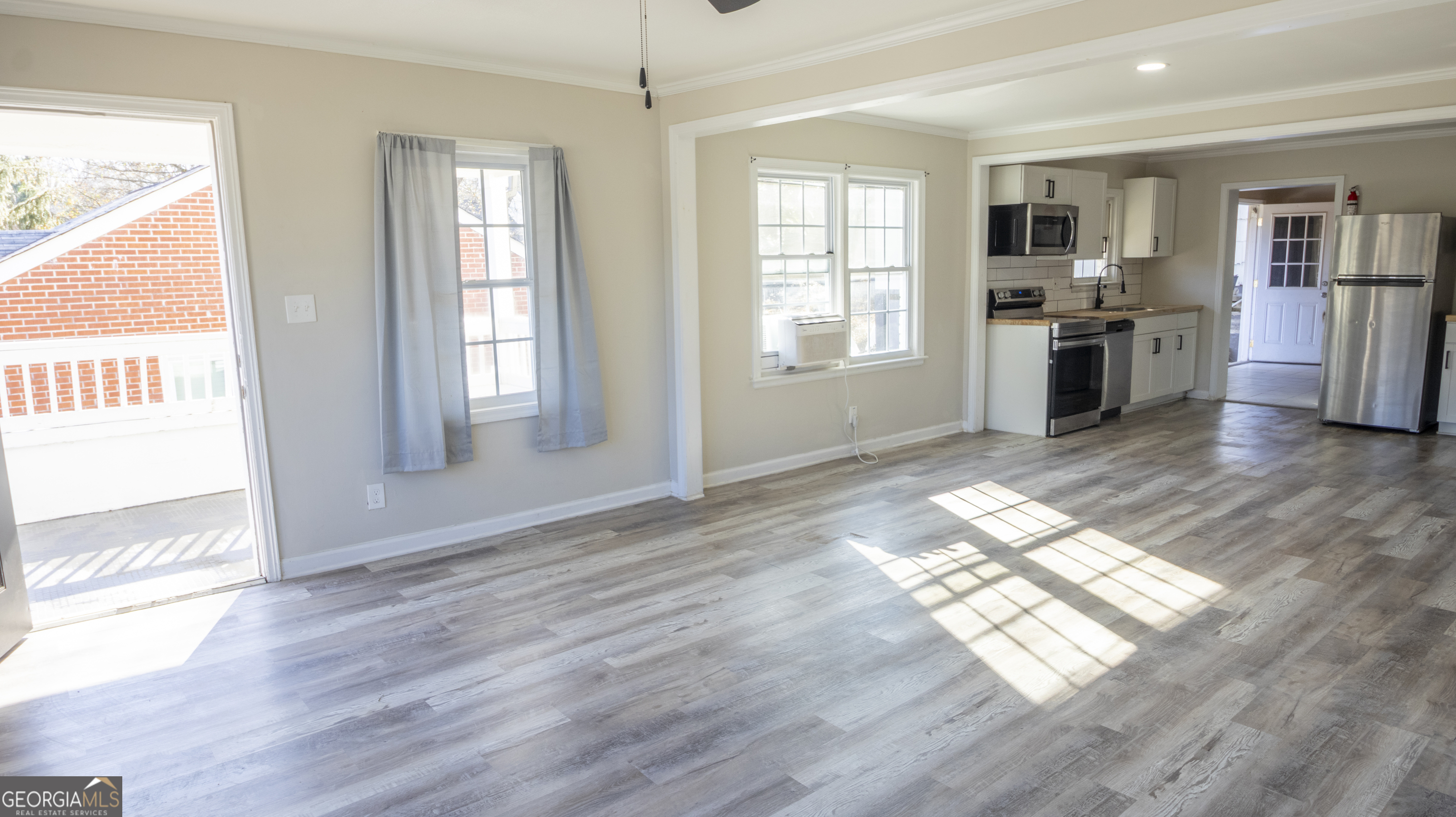 2541 Jewel Street East Point, GA 30344 - Photo 7 of 35