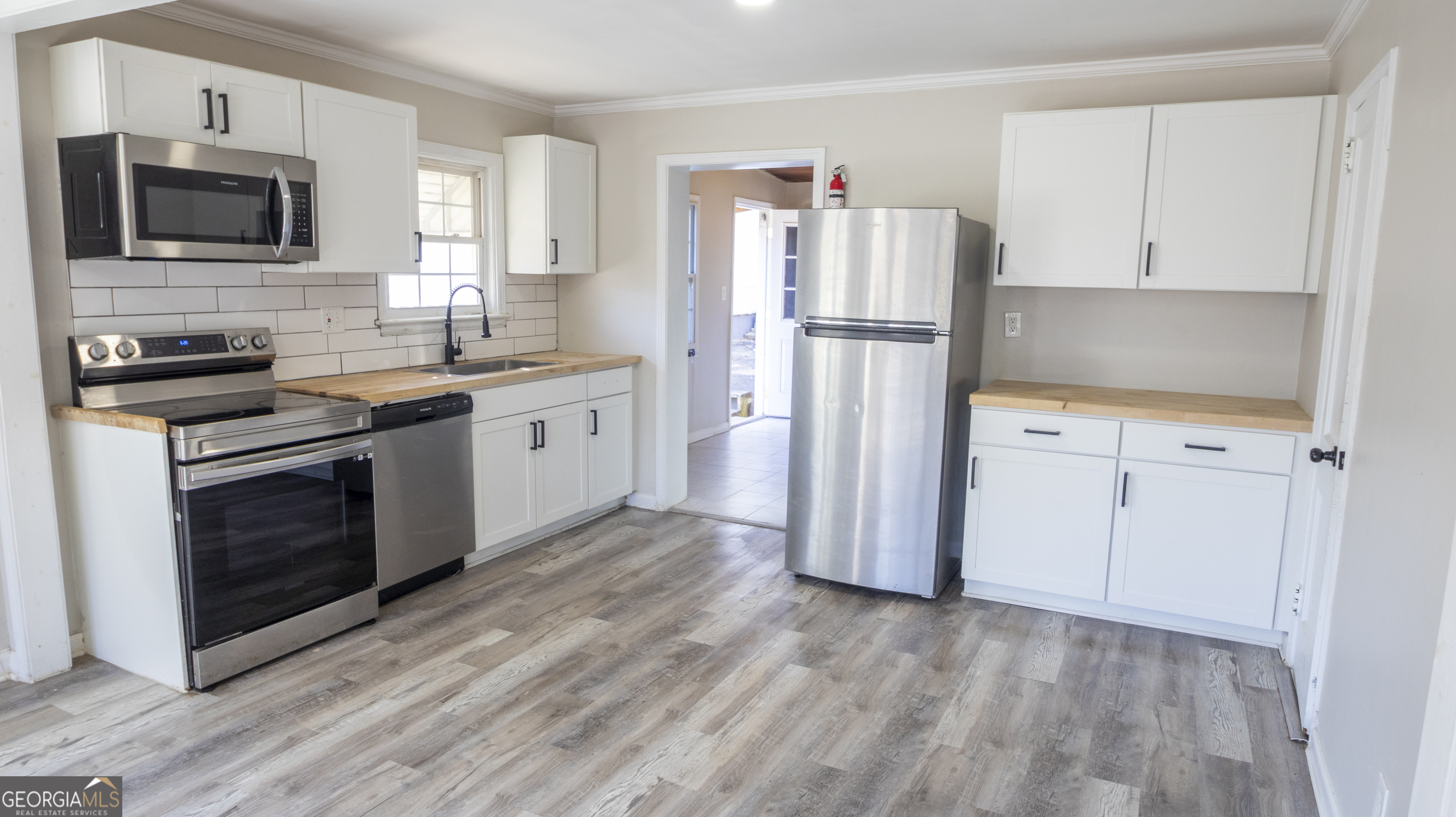 2541 Jewel Street East Point, GA 30344 - Photo 8 of 35