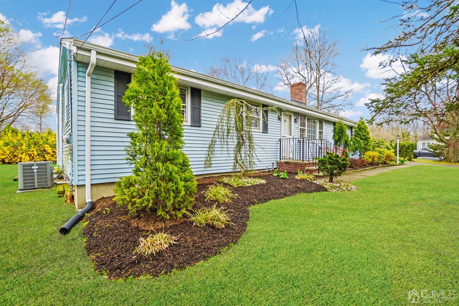 71 Aberdeen Road Matawan, NJ 07747 - Photo 2 of 25 Gallery Image 2