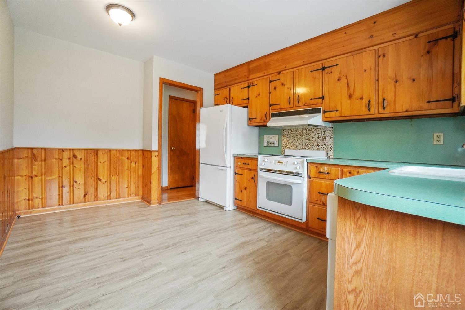 71 Aberdeen Road Matawan, NJ 07747 - Photo 5 of 25 Gallery Image 5
