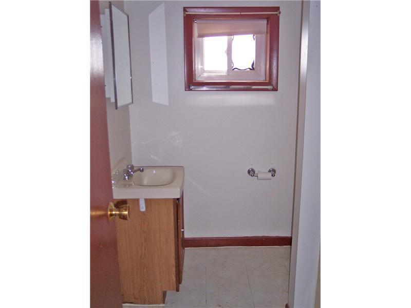 120 Walter Street Bangor, ME 04401 - Photo 20 of 31 Bathroom.