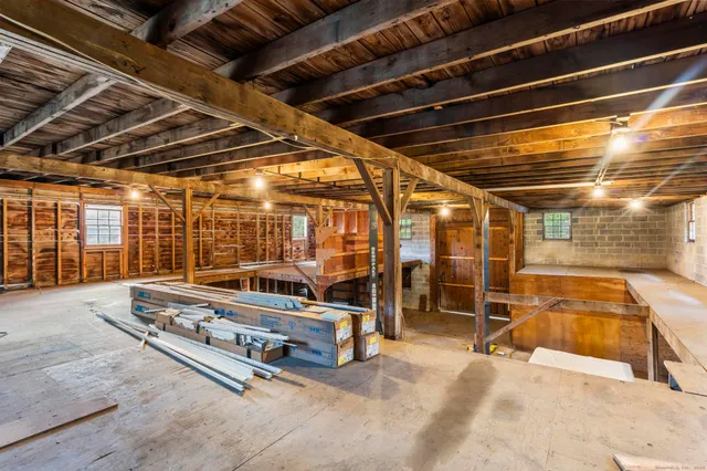 a view of a house with a garage