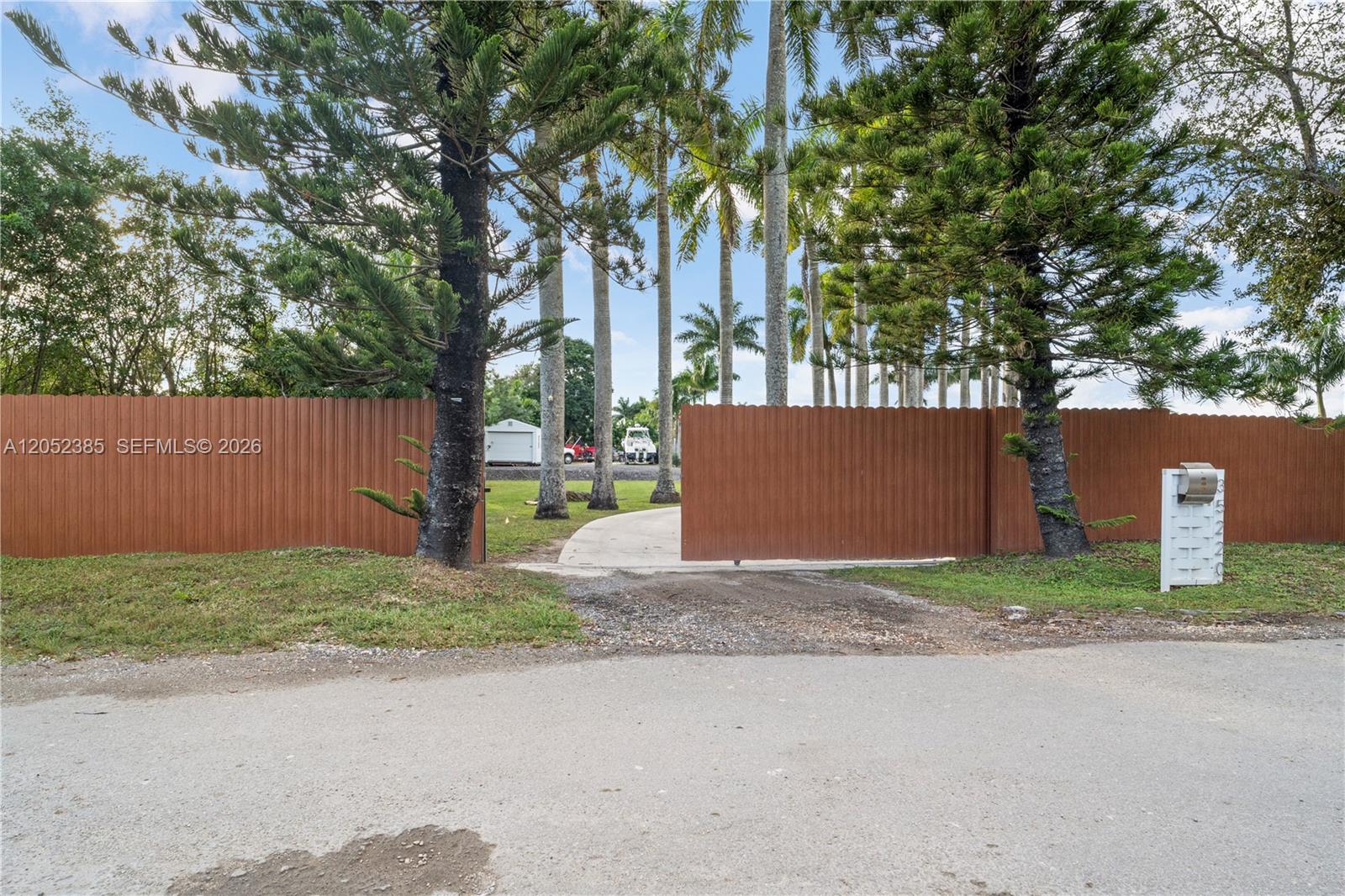 35220 Southwest 213th Avenue Homestead, FL 33034 - Photo 2 of 81