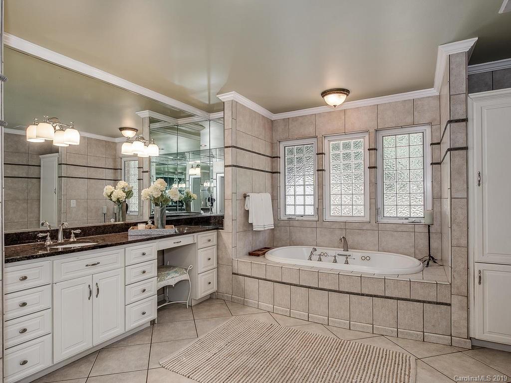 3023 Robin Road Charlotte, NC 28211 - Photo 20 of 33 Gallery Image 20
