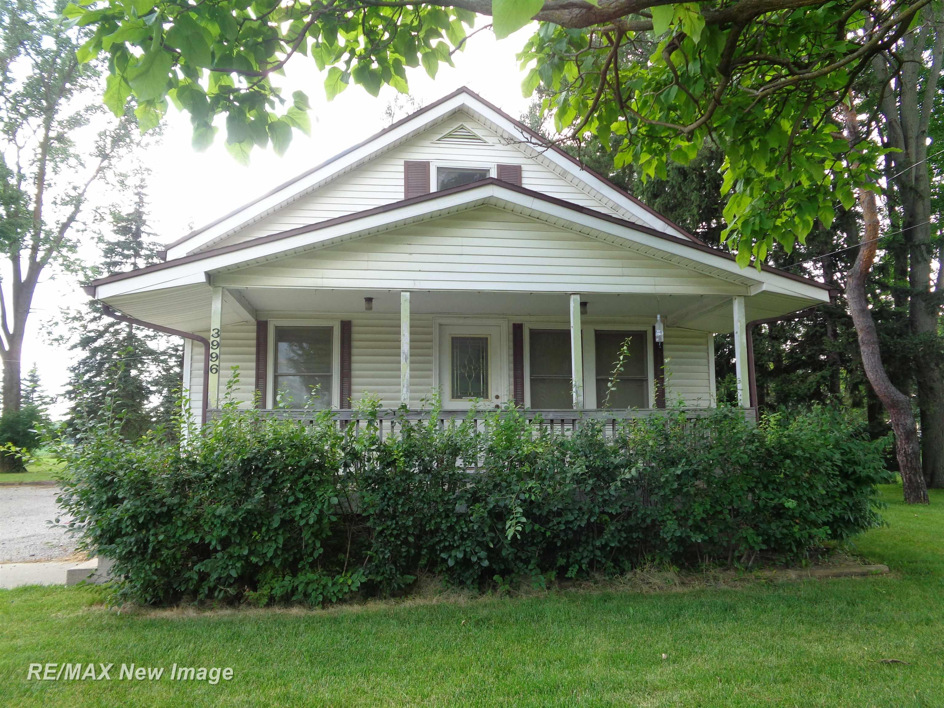 3996 East Road Saginaw, MI 48601 - Photo 2 of 20