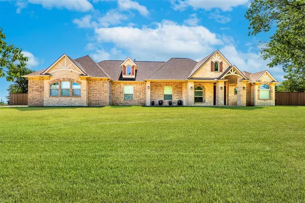 $875,000 | 223 East Bay Drive, Bridgeport, TX 76426