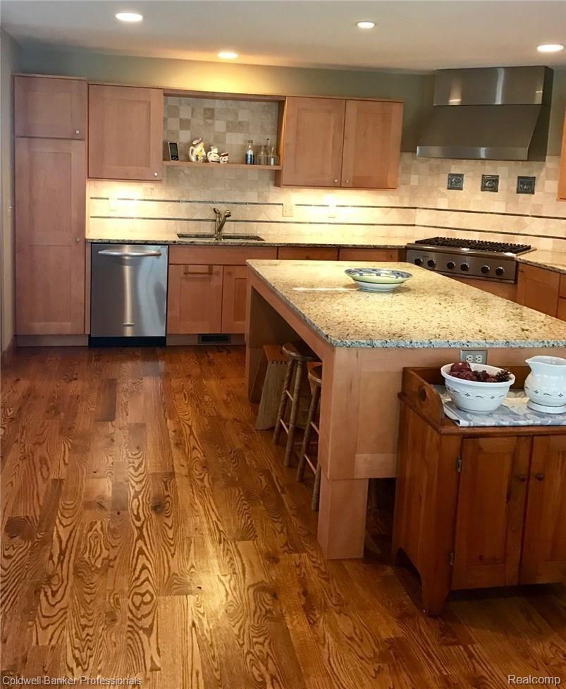 1078 Greentree Road Bloomfield Hills, MI 48304 - Photo 7 of 42 True Chef's Kitchen