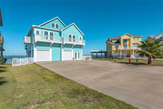 $5,500 | 1640 Windsong Way, Tiki Island, TX 77554