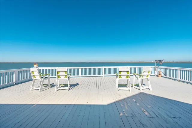 $5,500 | 1640 Windsong Way, Tiki Island, TX 77554