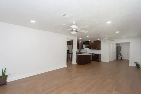 $2,175 | 1120 Mobile Drive, Pasadena, TX 77506