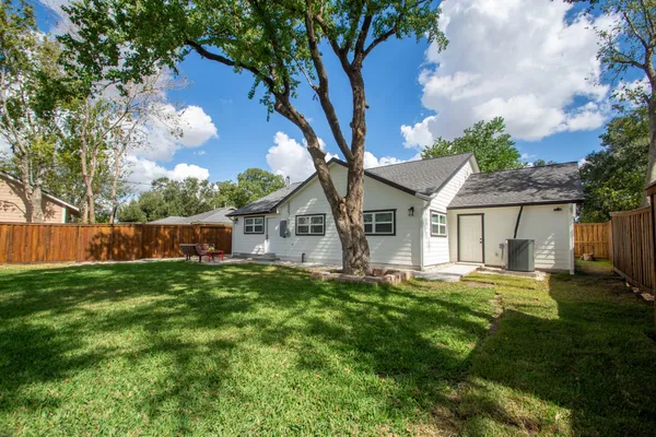 $2,175 | 1120 Mobile Drive, Pasadena, TX 77506
