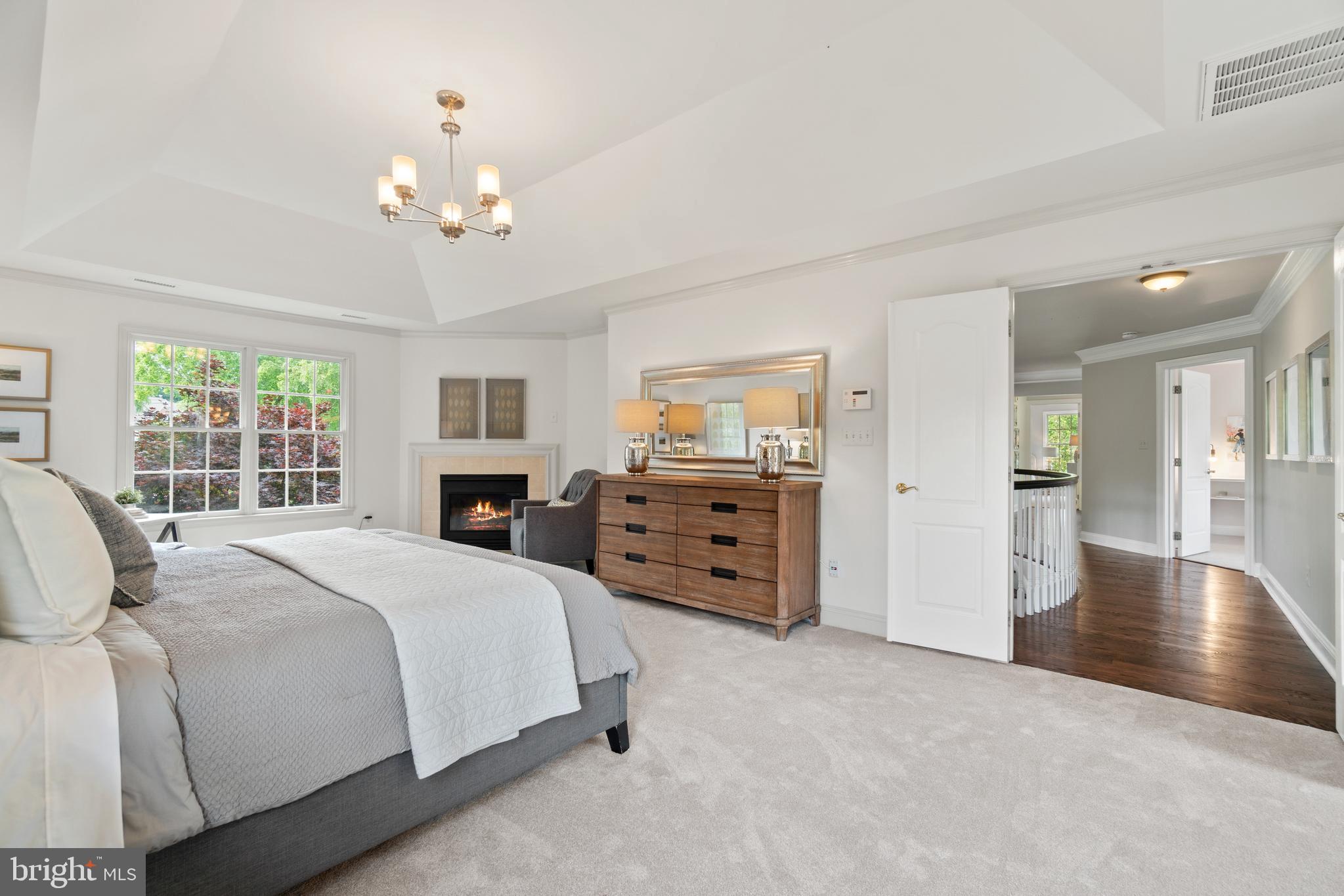 1719 Raleigh Hill Road Vienna, VA 22182 - Photo 22 of 57 More of the primary suite