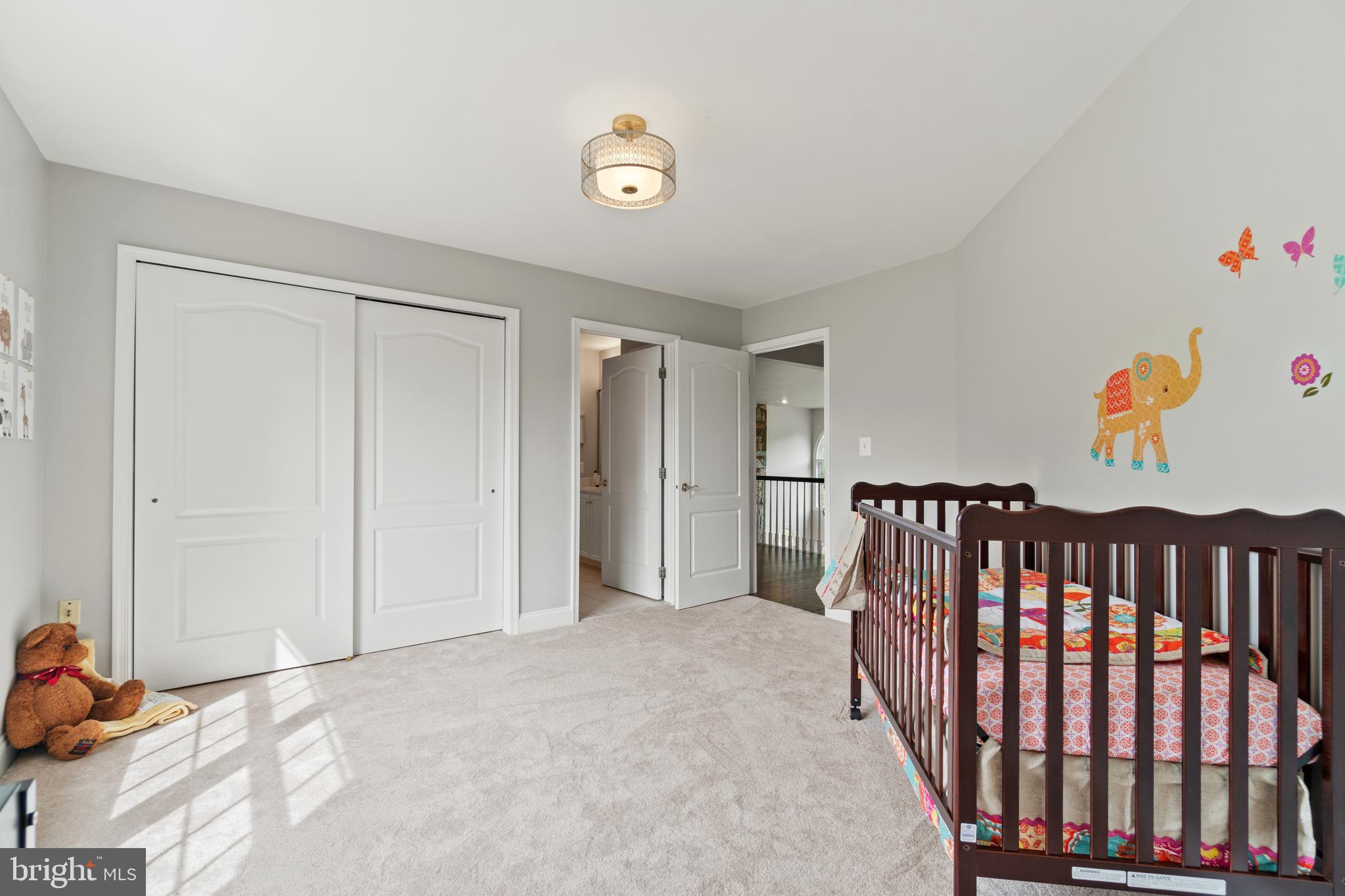 1719 Raleigh Hill Road Vienna, VA 22182 - Photo 31 of 57 third bedroom with jack and jill bath