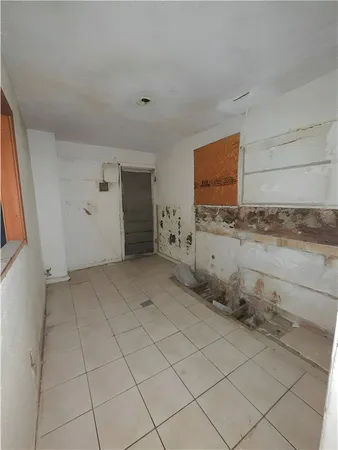 a view of utility room