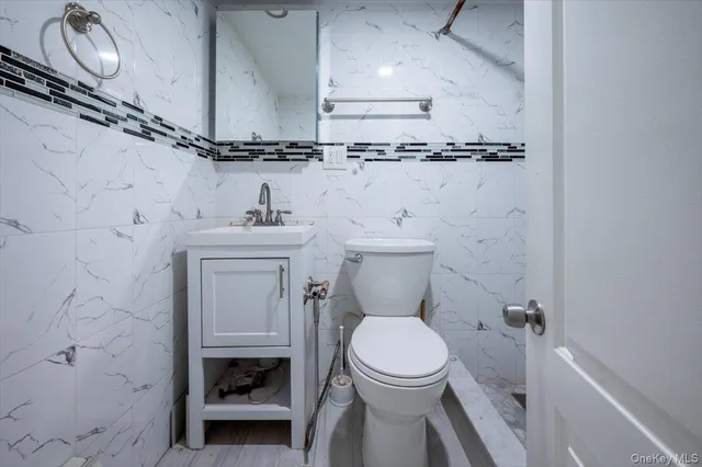 $899,000 | 88-19 247th Street | Bellerose