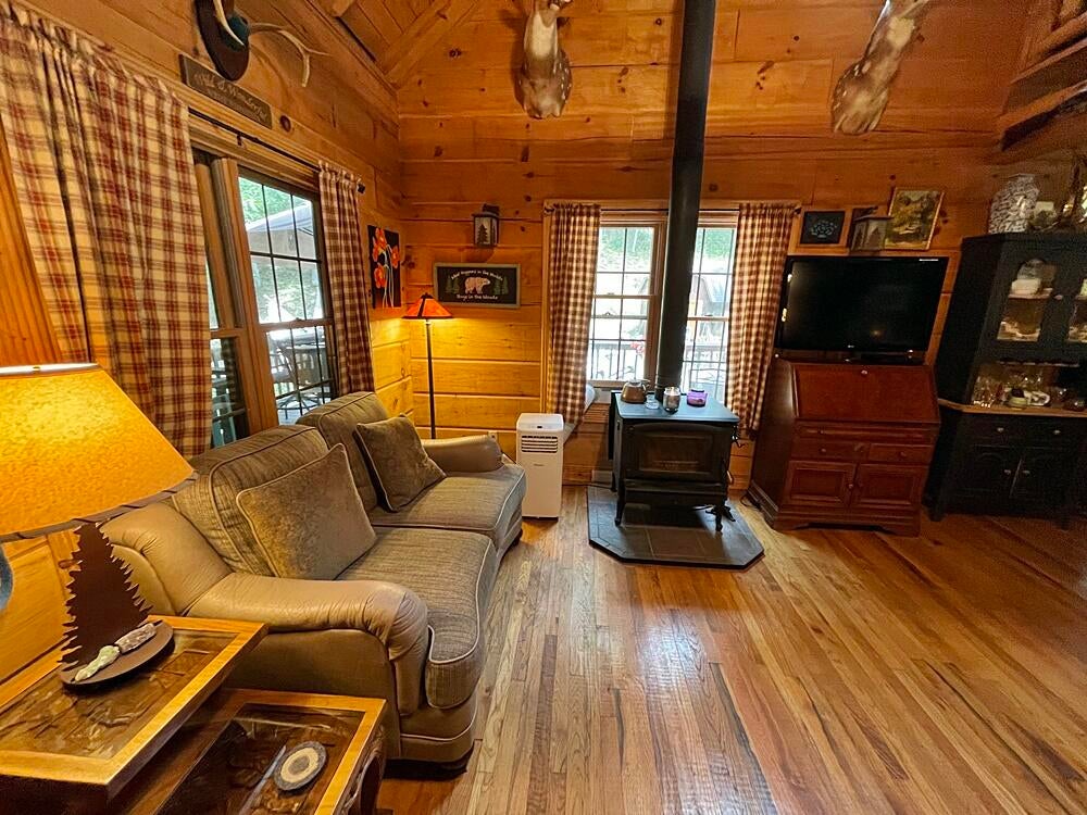 886 Laurel Run Road Dunmore, WV 24934 - Photo 2 of 36 Gallery Image 2