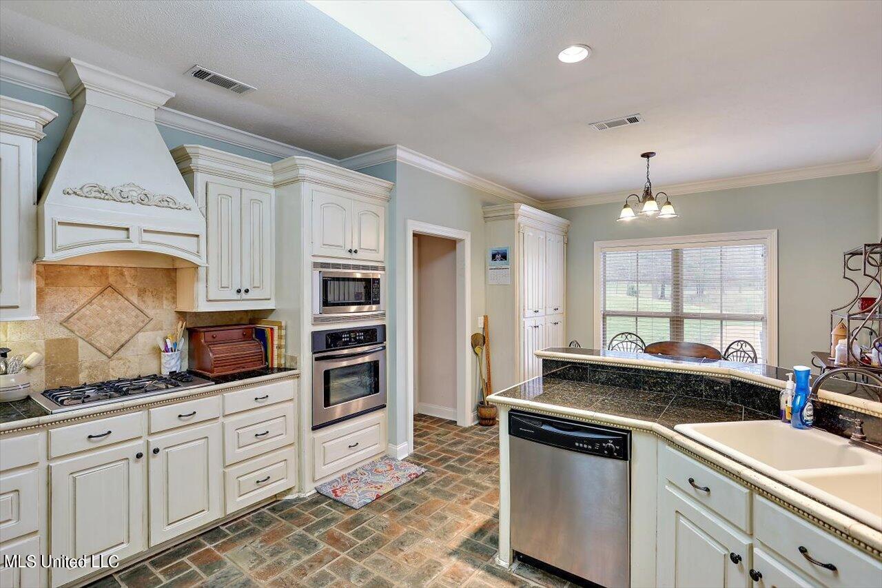 505 White Oak Road Florence, MS 39073 - Photo 11 of 46 12-505 White Oak Rd