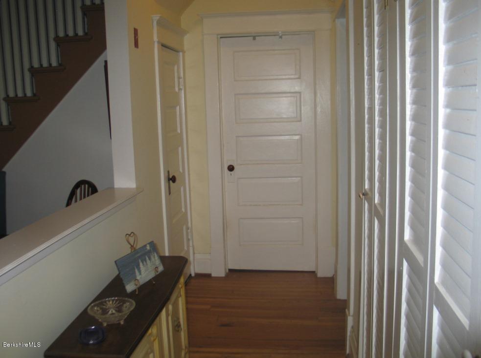 352 North Hoosac Road Williamstown, MA 01267 - Photo 6 of 12 Hall