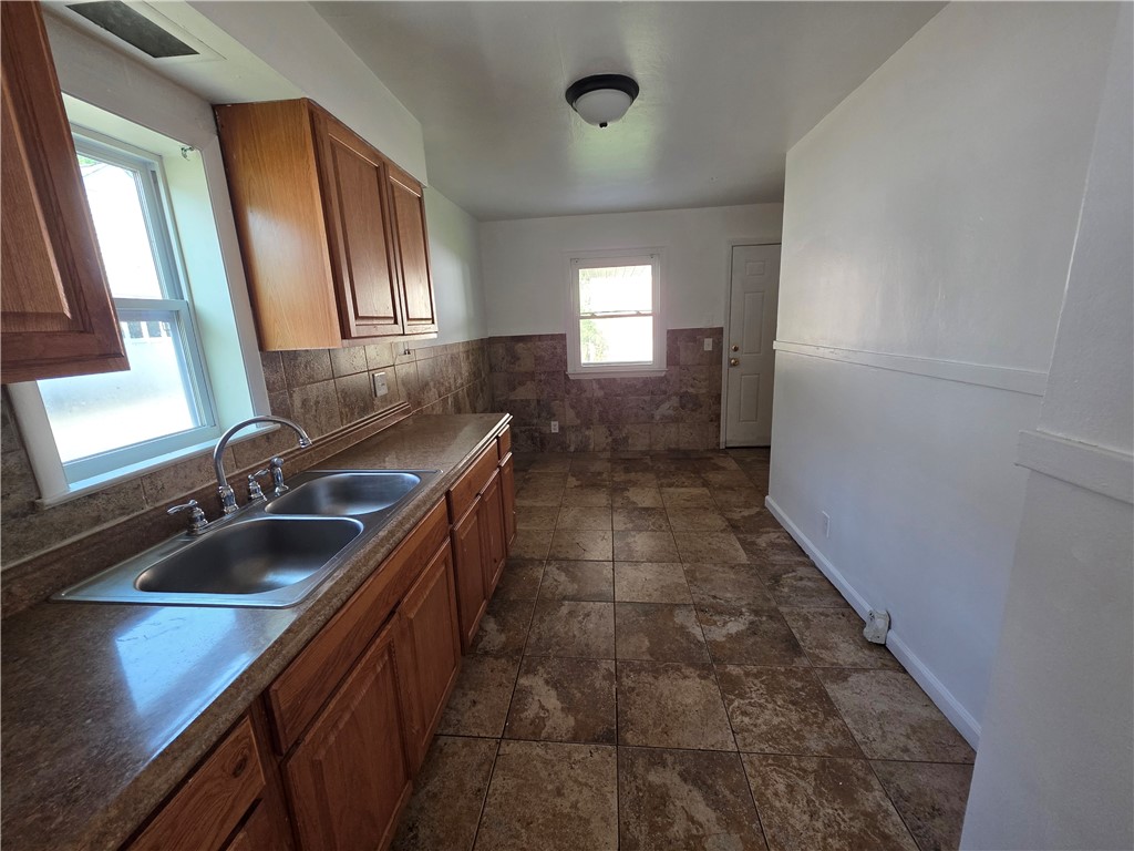 3313 Riverside Drive Dayton, OH 45405 - Photo 7 of 16 Gallery Image 7