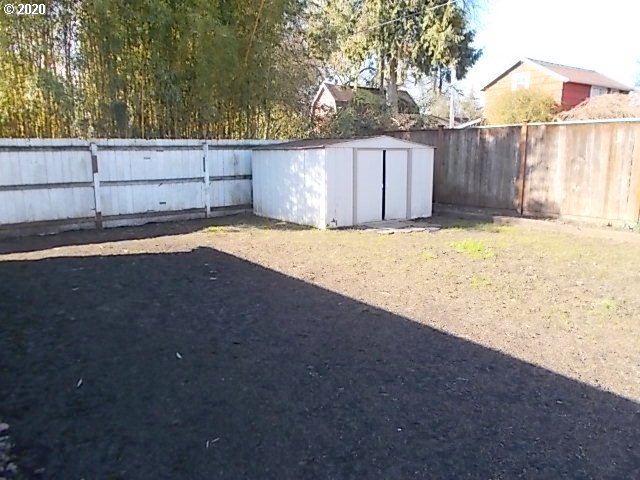 2720 E Street Springfield, OR 97477 - Photo 19 of 22
