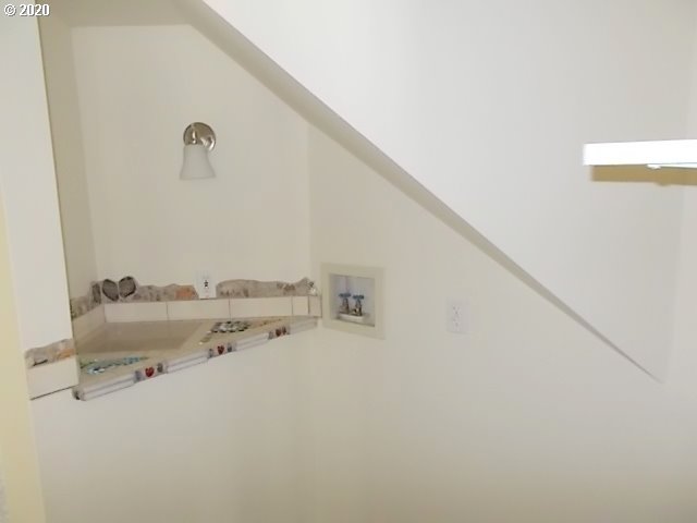 2720 E Street Springfield, OR 97477 - Photo 9 of 22