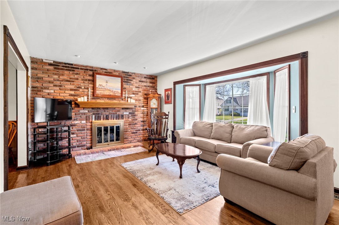 4133 Bayard Road Cleveland, OH 44121 - Photo 4 of 43