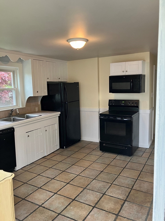 16 Newhill Road Methuen, MA 01844 - Photo 2 of 9