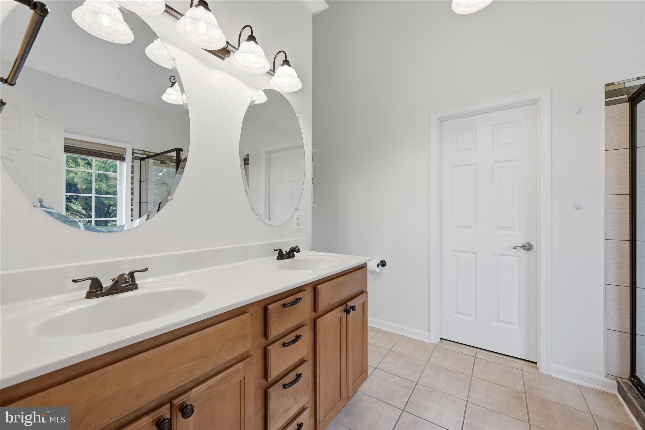 101 Putter Place Cross Junction, VA 22625 - Photo 16 of 46 Primary Bathroom with Double Sinks
