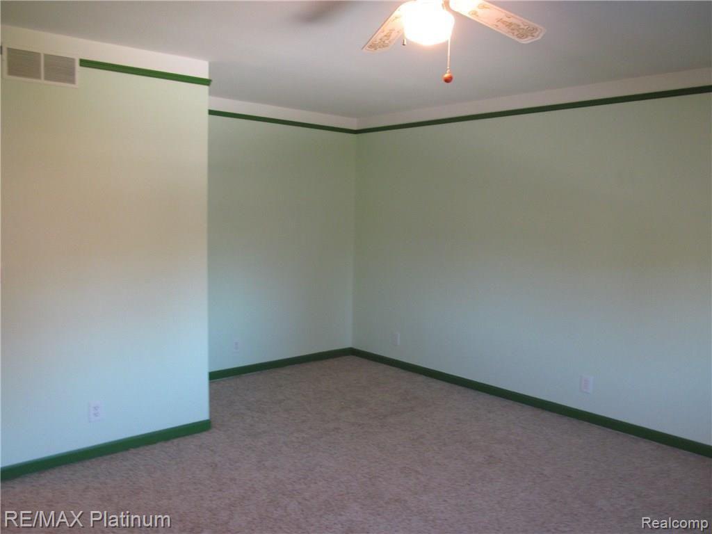 11666 Merrill Road Whitmore Lake, MI 48189 - Photo 19 of 26 IMG_1554.JPG
