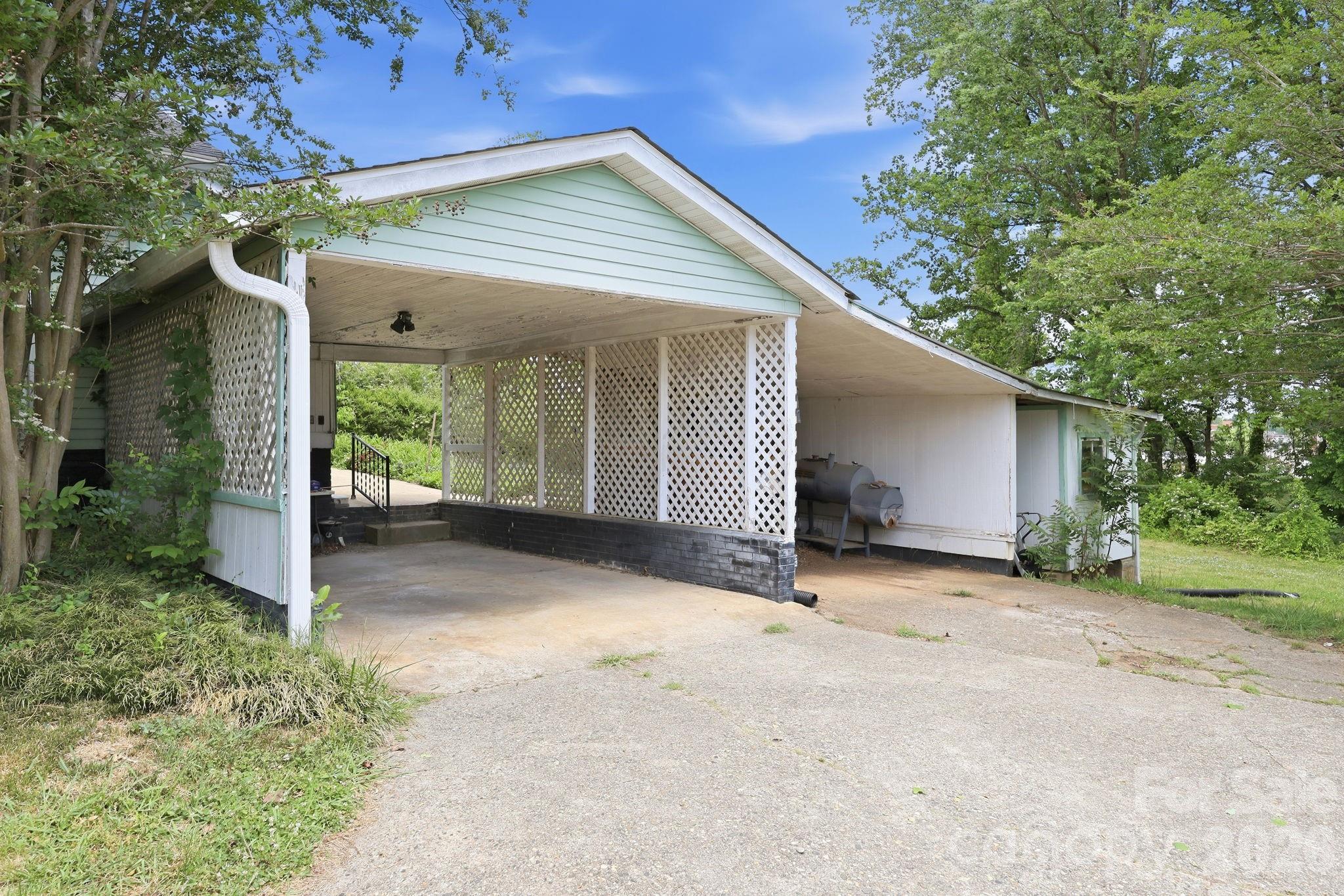 77 Pulliam Street Marion, NC 28752 - Photo 44 of 47