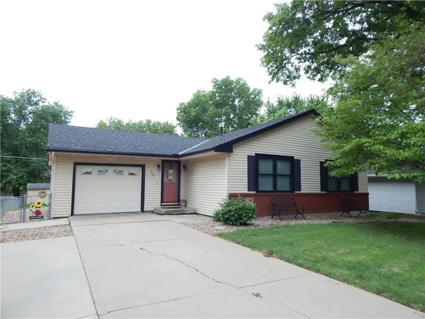 $265,000 | 237 Fairlane Street, Lansing, KS 66043