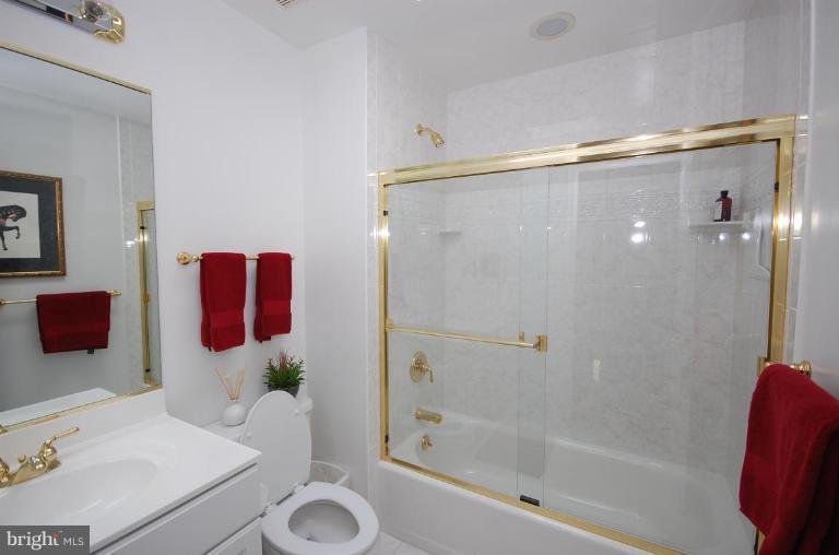 7037 Long View Road Columbia, MD 21044 - Photo 13 of 24 Upper Level Full Bath