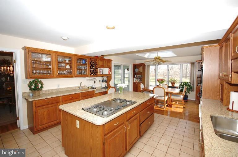 7037 Long View Road Columbia, MD 21044 - Photo 17 of 24 Kitchen