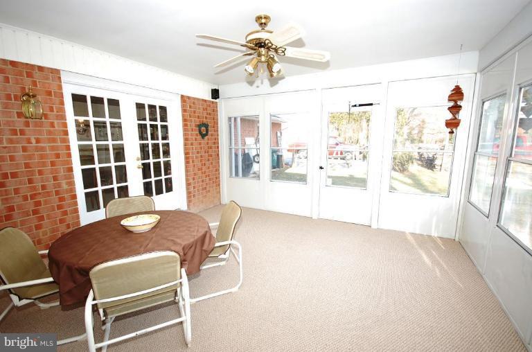 7037 Long View Road Columbia, MD 21044 - Photo 5 of 24 Screened-in Porch