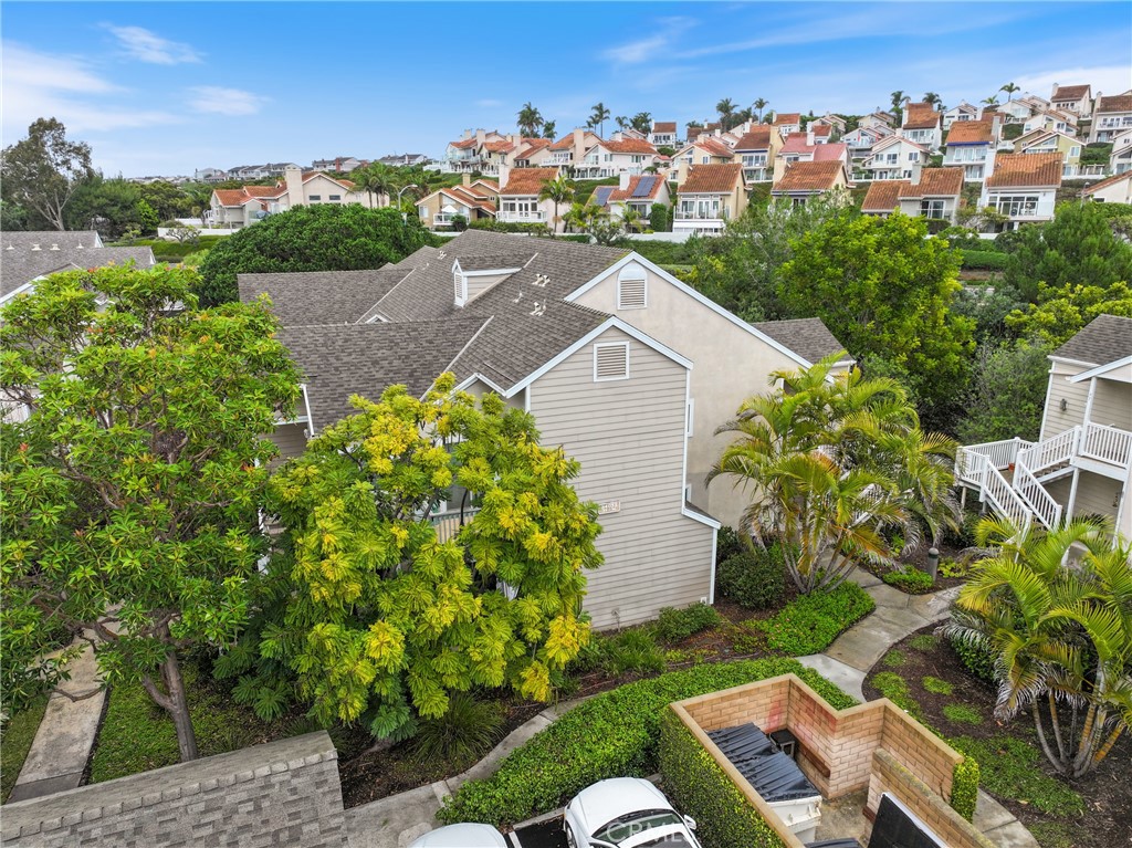 34032 Selva Road, Unit 96 Dana Point, CA 92629 - Photo 31 of 41 an aerial view of multiple house