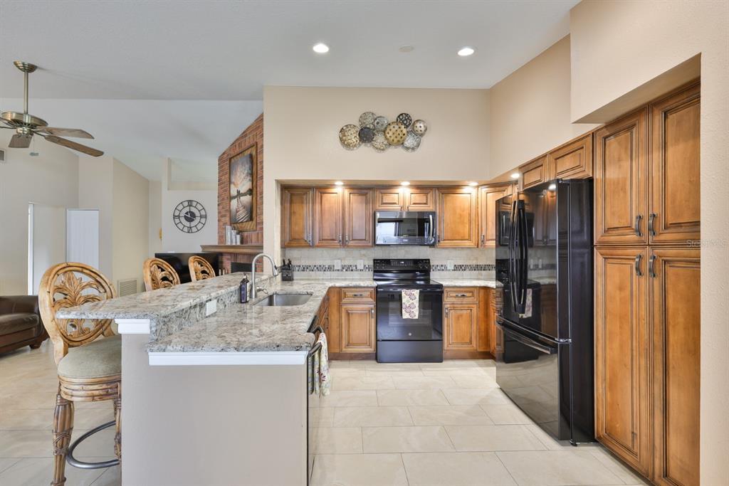 9275 133rd Street Seminole, FL 33776 - Photo 16 of 58