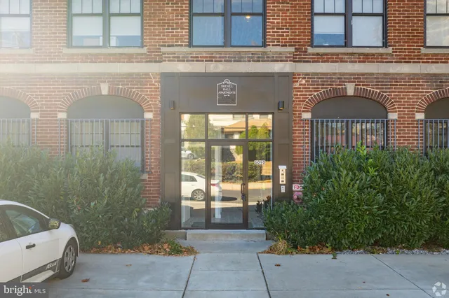 $1,950 | 6090 Drexel Road, Unit 4, Philadelphia, PA 19131