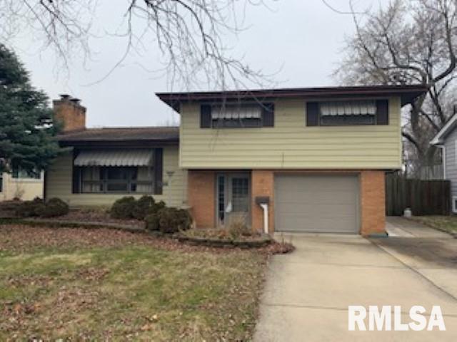 2305 Blackhawk Road Springfield, IL 62702 - Photo 1 of 10