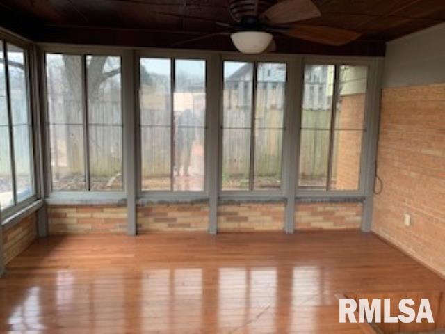 2305 Blackhawk Road Springfield, IL 62702 - Photo 6 of 10