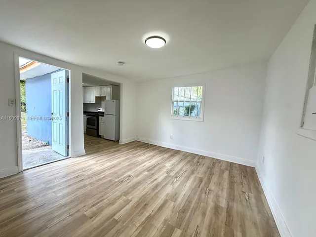 $1,200 | 1060 Northwest 116th Street, Unit 3, Miami, FL 33168