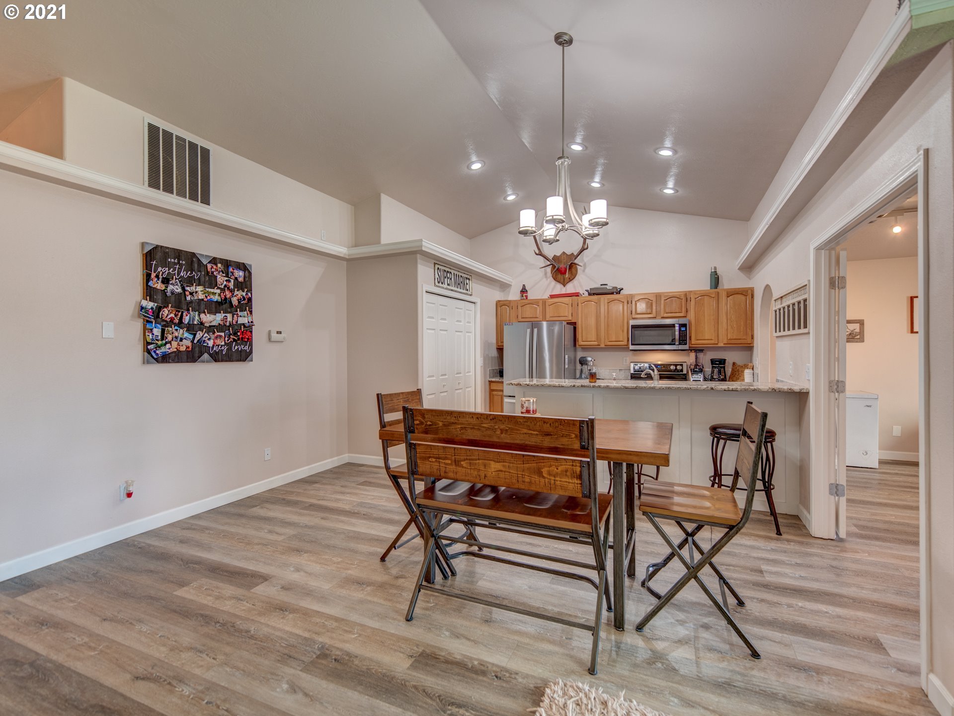 6011 Pine Ridge Place Eugene, OR 97402 - Photo 13 of 27 Gallery Image 13
