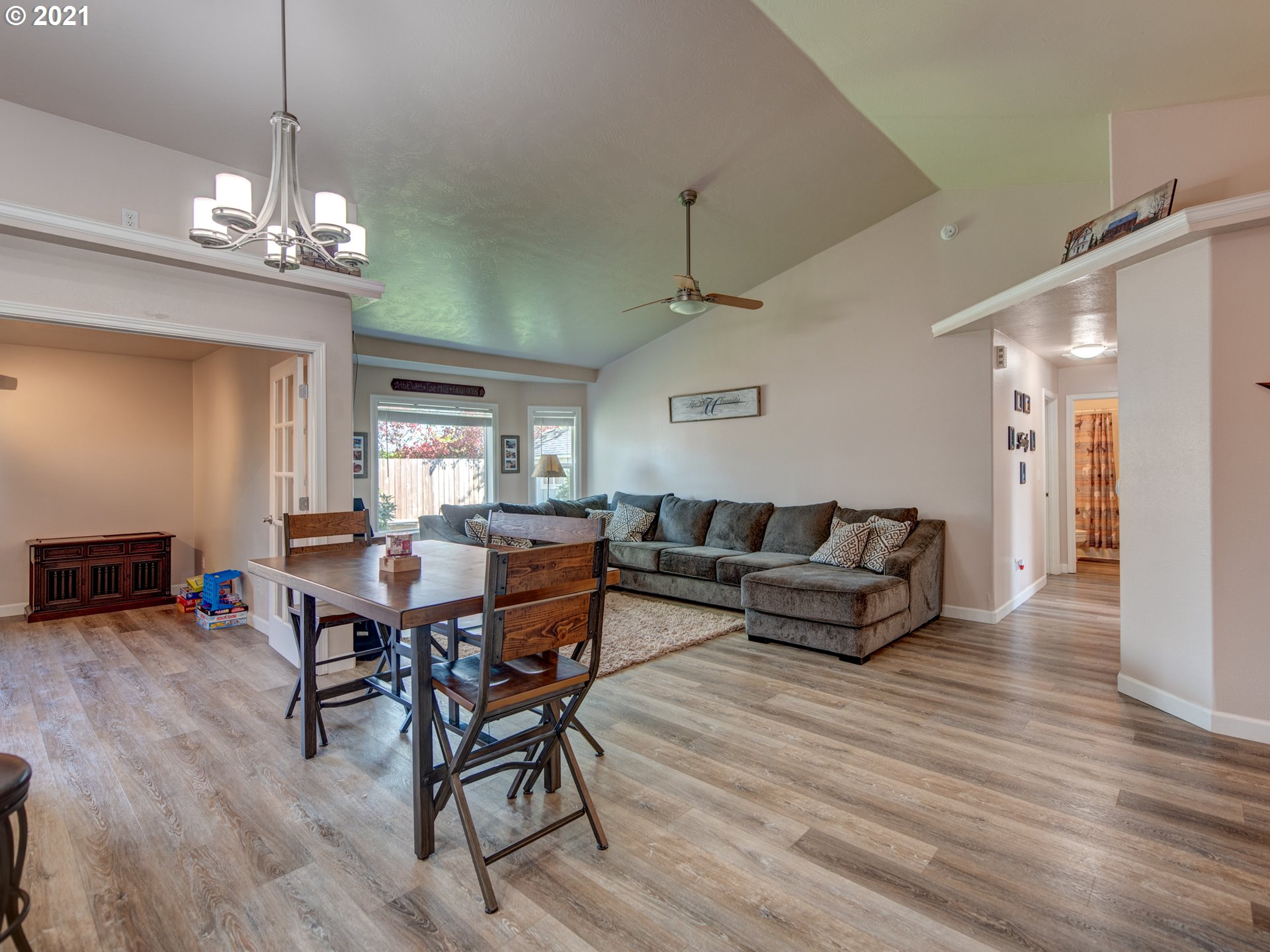6011 Pine Ridge Place Eugene, OR 97402 - Photo 14 of 27 Gallery Image 14